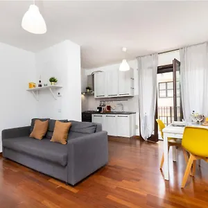 Terrace Con Parcheggio Incluso Milano